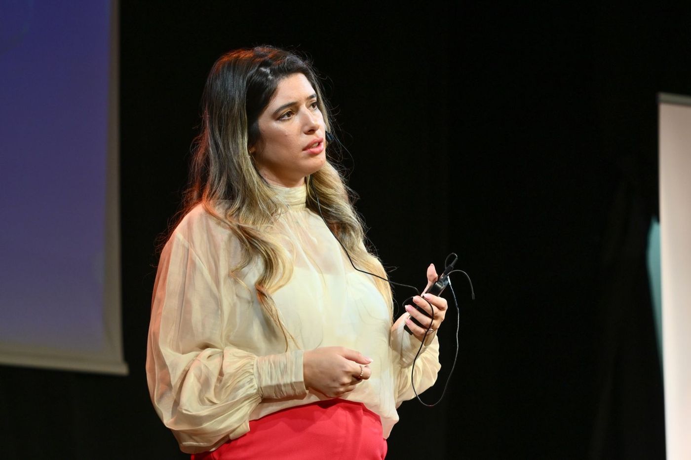 ד״ר בר שימרון מרצה